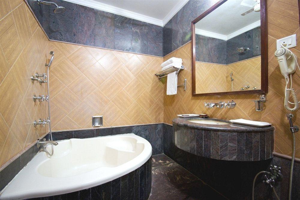 Hotel Sunstar Grand Делі Екстер'єр фото