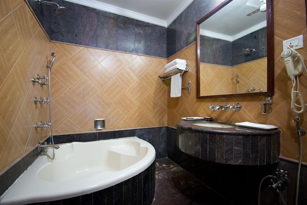 Hotel Sunstar Grand Делі Екстер'єр фото