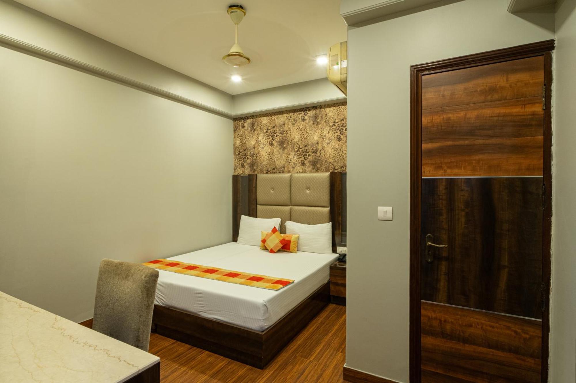 Hotel Sunstar Grand Делі Екстер'єр фото
