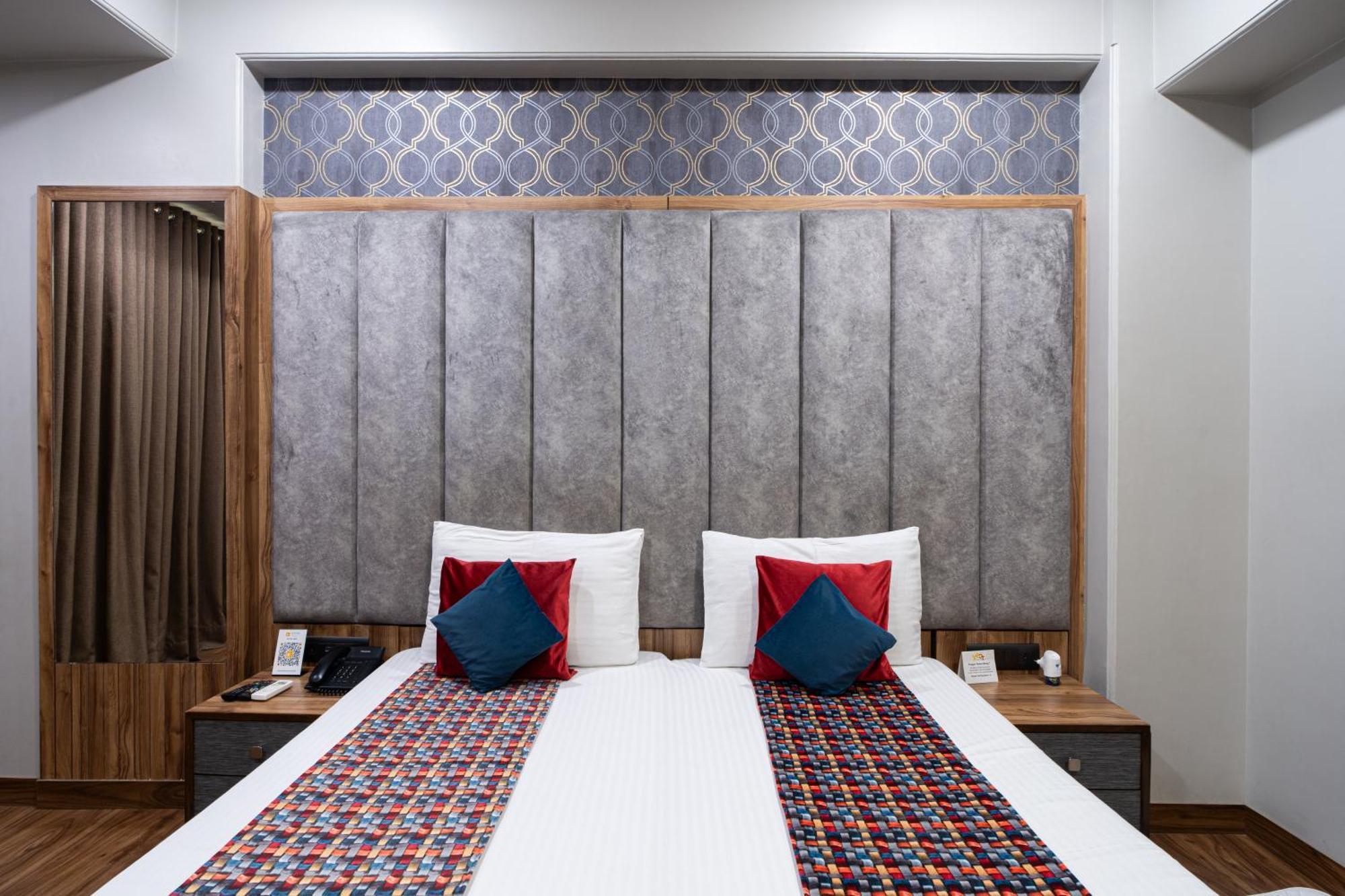 Hotel Sunstar Grand Делі Екстер'єр фото