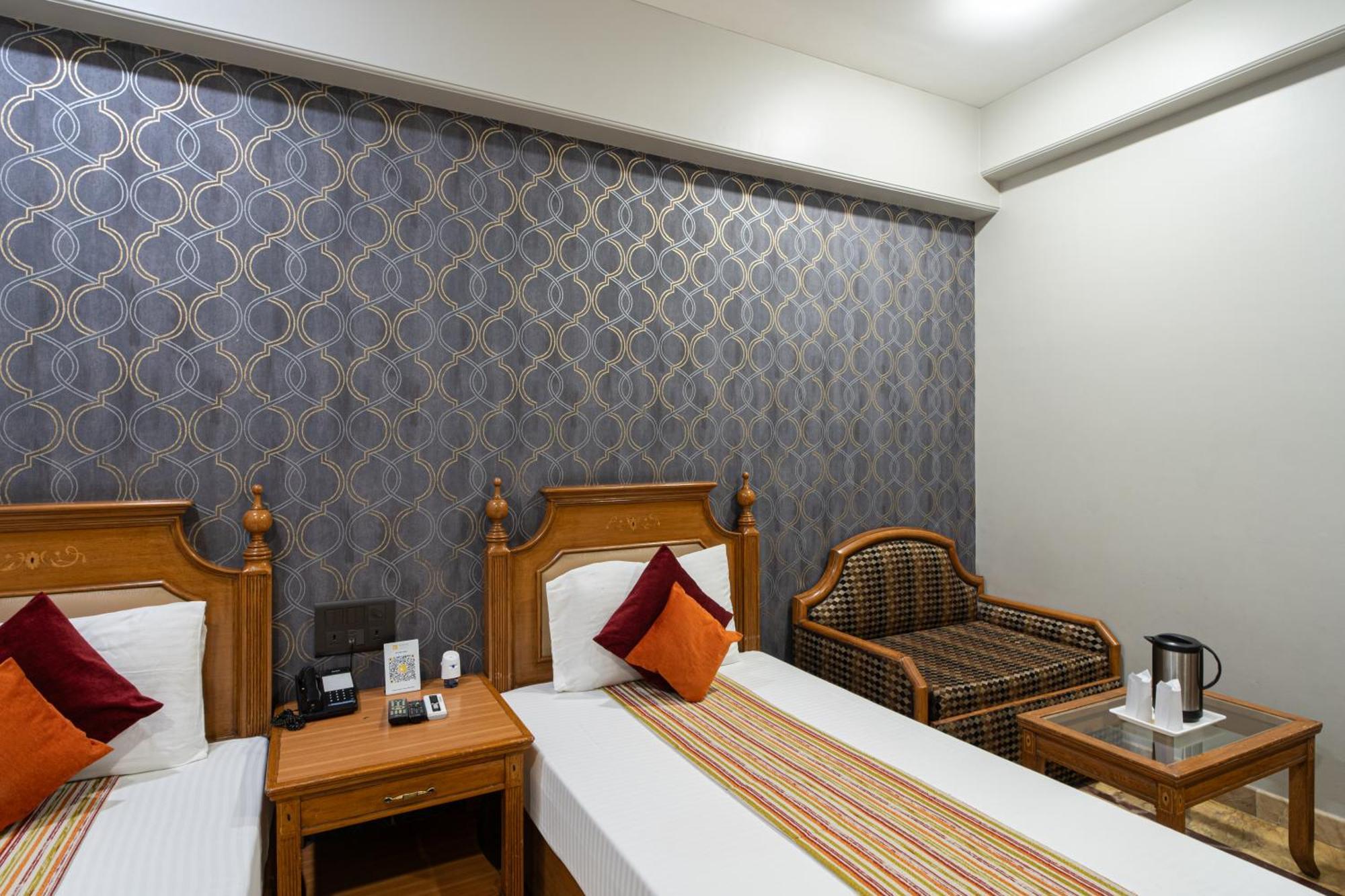 Hotel Sunstar Grand Делі Екстер'єр фото
