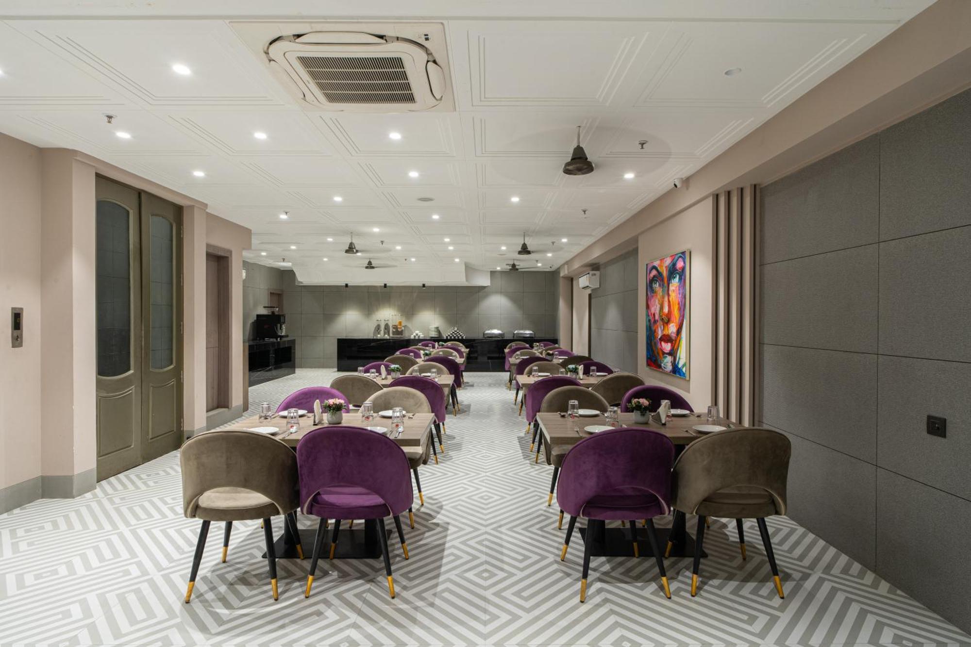 Hotel Sunstar Grand Делі Екстер'єр фото