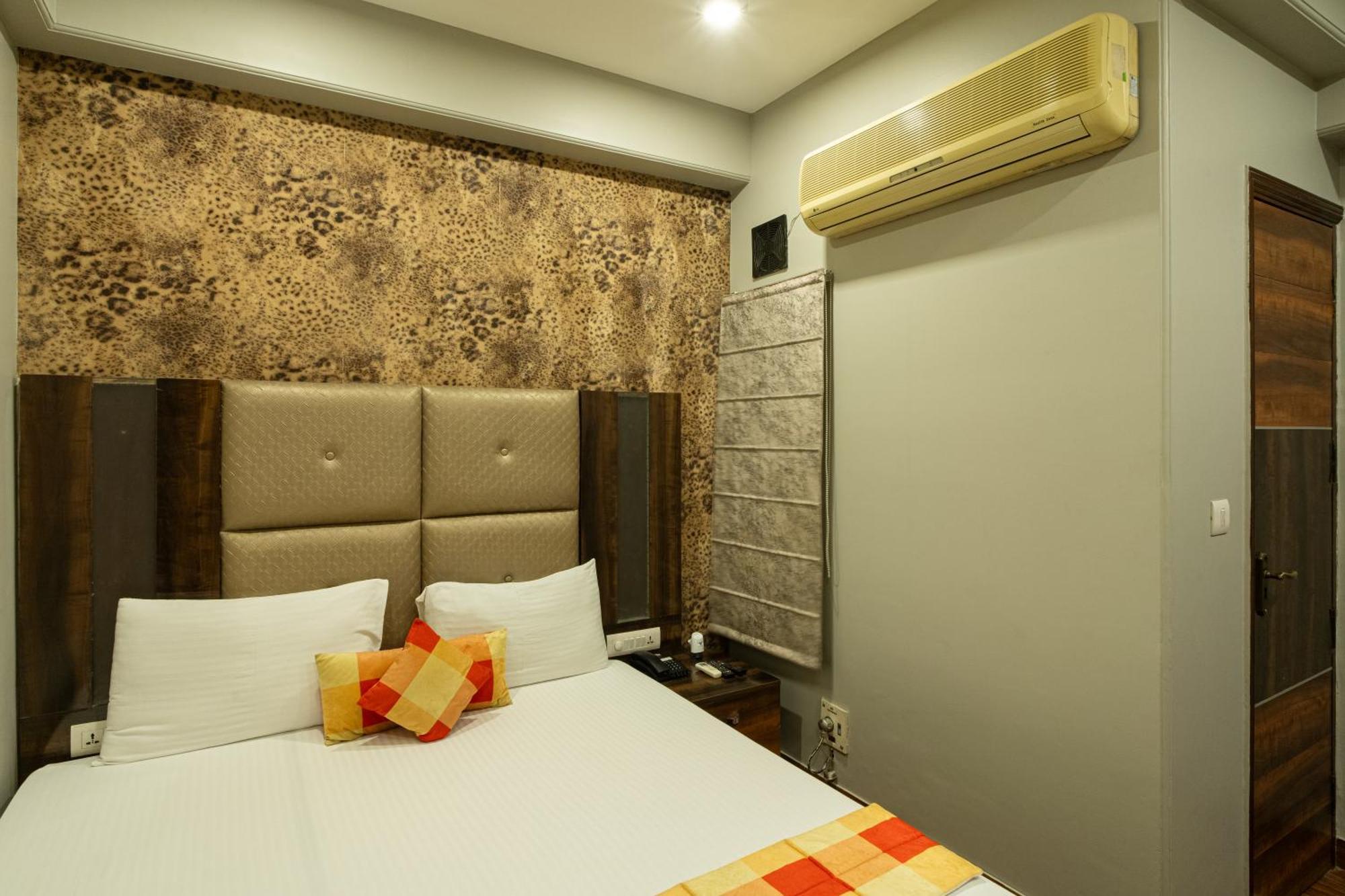 Hotel Sunstar Grand Делі Екстер'єр фото