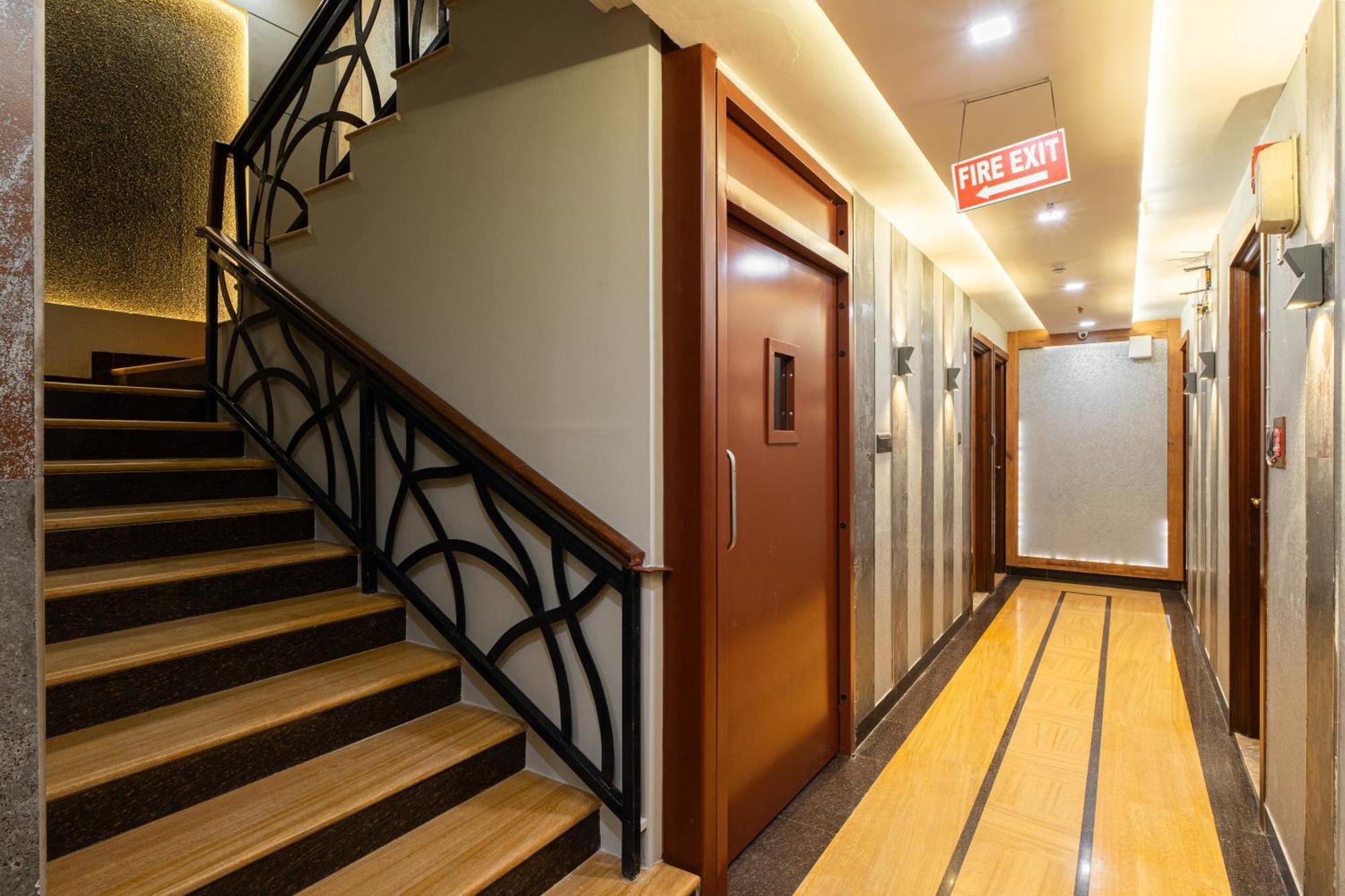 Hotel Sunstar Grand Делі Екстер'єр фото