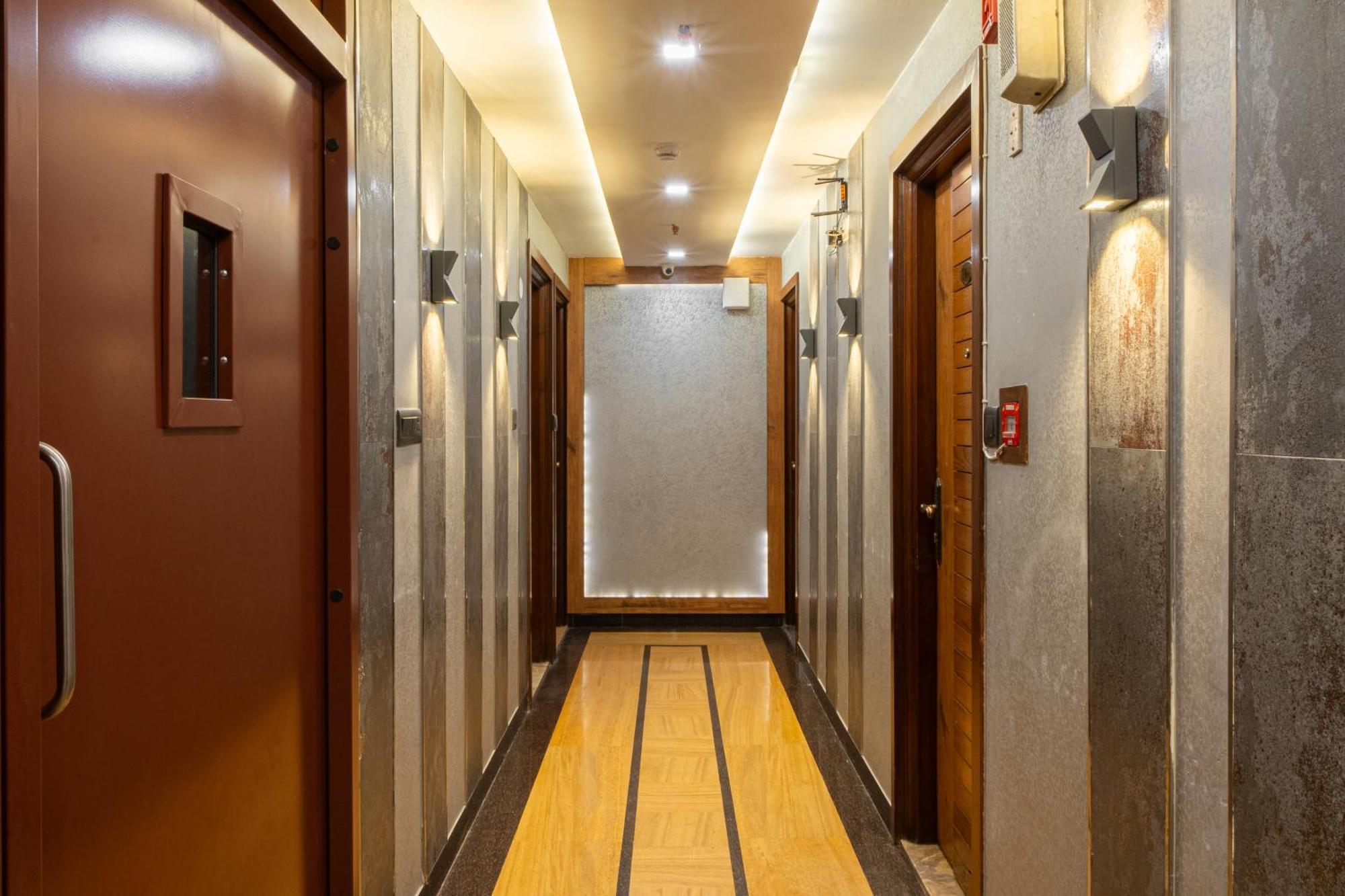 Hotel Sunstar Grand Делі Екстер'єр фото