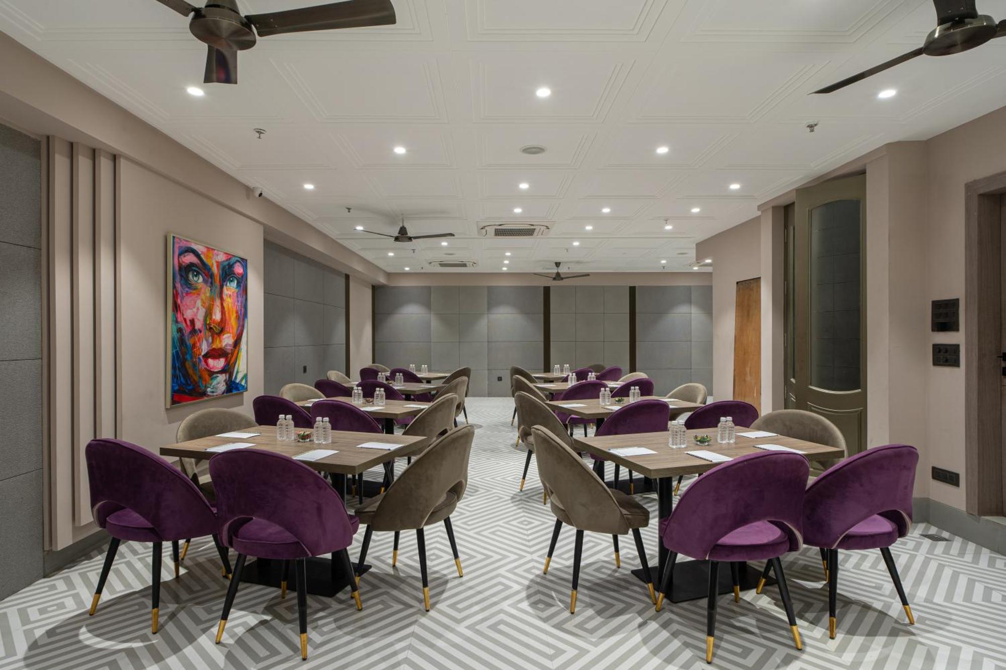 Hotel Sunstar Grand Делі Екстер'єр фото