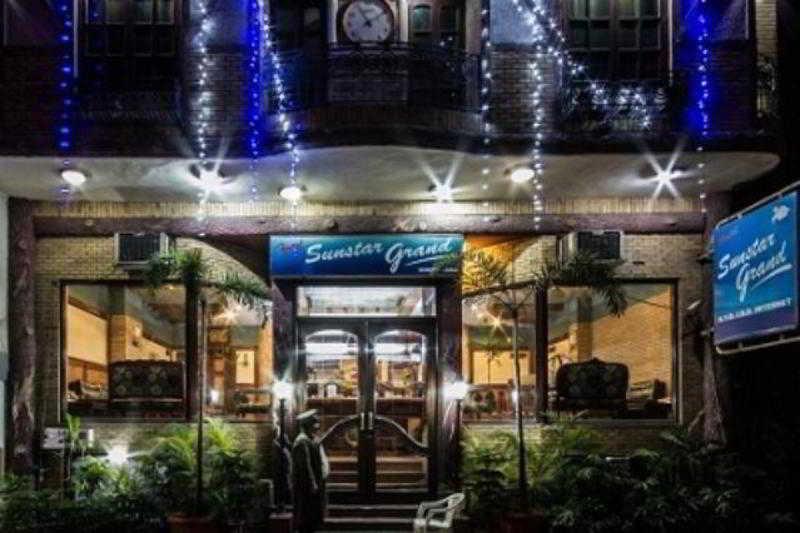 Hotel Sunstar Grand Делі Екстер'єр фото
